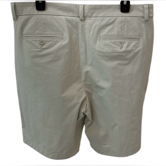 ⚡️CLEAR OUT SALE⚡️ Vineyard Vines On-The-Go Short - Picture 5 of 10